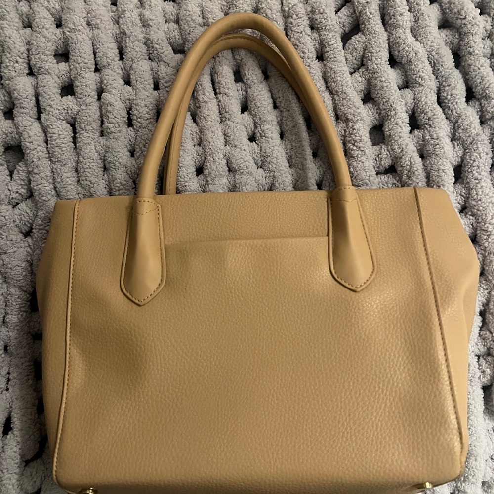 Elegant Tan Leather Tote Bag